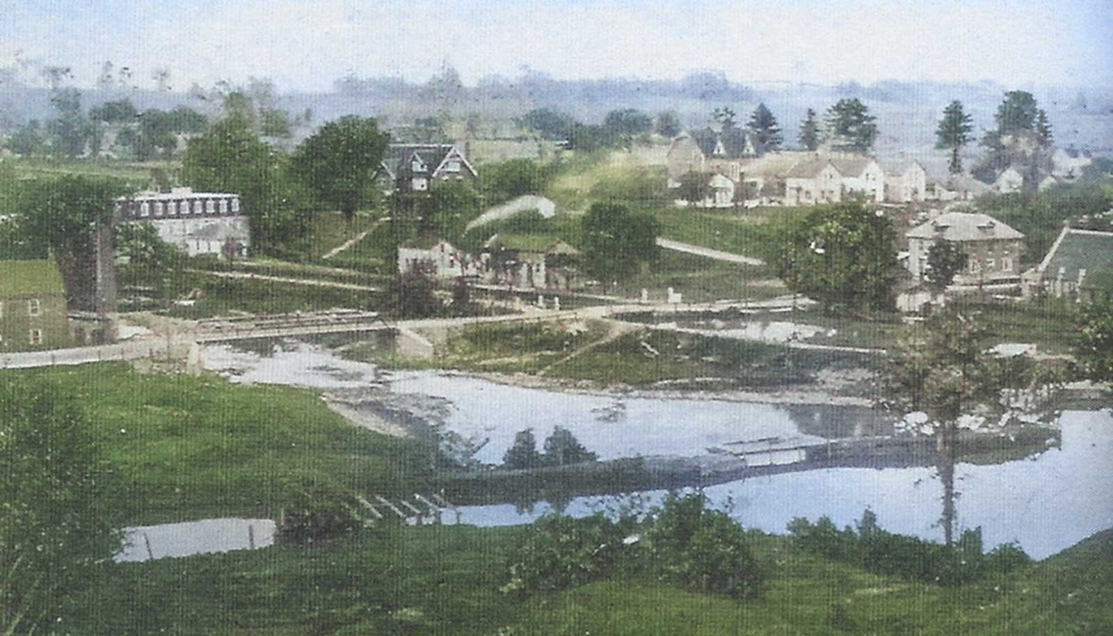 Glen Williams. The history of Williamsburgh began in 1825